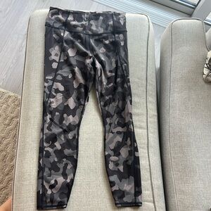 Athleta lightning camo 7/8 tight
